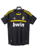 Real Madrid 11/12 Goalkeeper Shirt - Black Retro Version